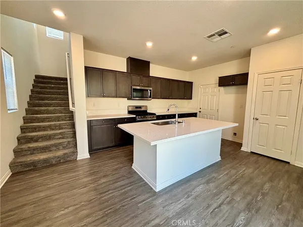 $3,200 | 7155 Citrus Avenue, Unit 155, Fontana, CA 92336