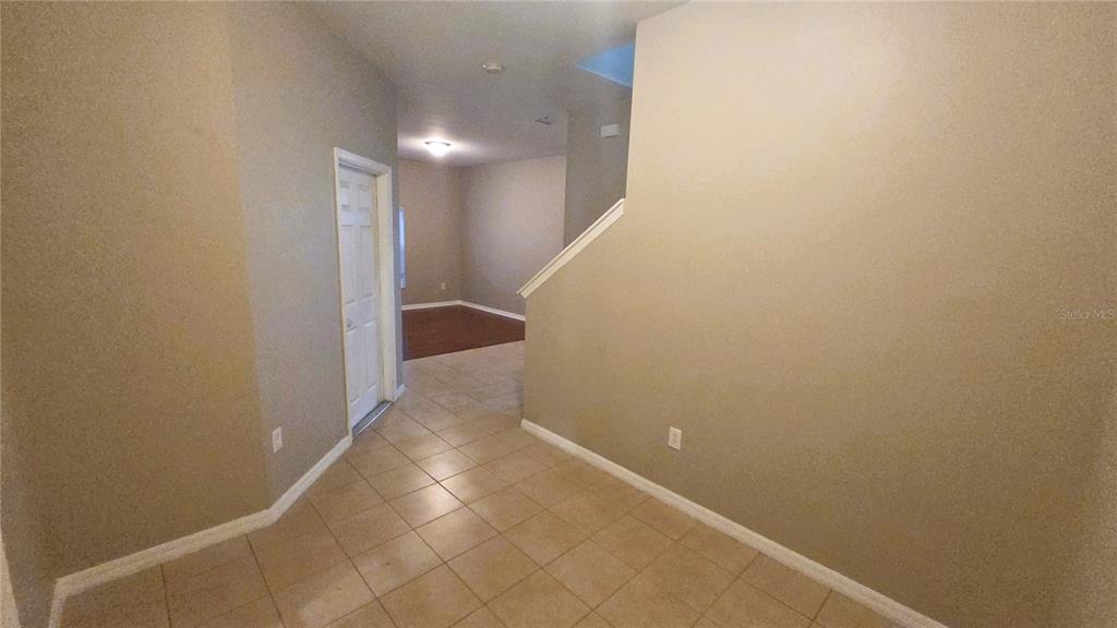 10279 Newminster Loop Ruskin, FL 33573 - Photo 3 of 30