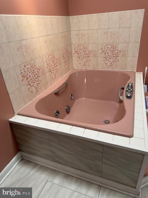 513 Sunset Knoll Road Pasadena, MD 21122 - Photo 10 of 44 Primary Bath