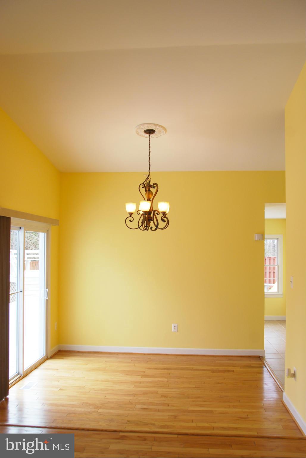 20 Thrush Road Sterling, VA 20164 - Photo 3 of 30 Dining Room