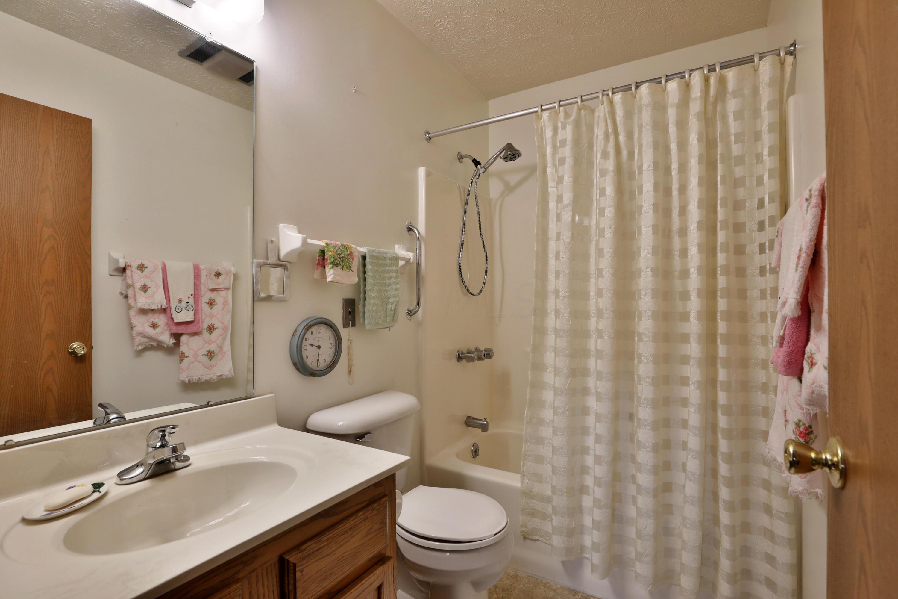 4119 Karl Road, Unit 305 Columbus, OH 43224 - Photo 33 of 37 4119Karl-305-33a