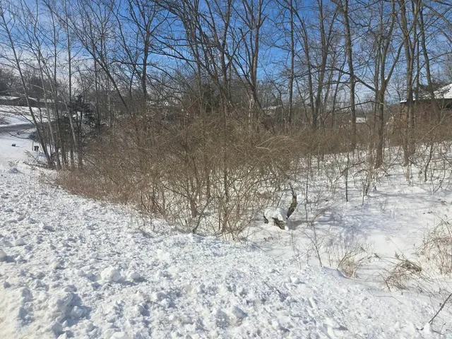 $52,900 | 2086 Brabamhurst Drive, Lawrenceburg, IN 47025