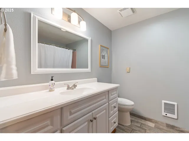 $1,450,000 | 10350 Northwest Pacific Coast Highway, Seal Rock, OR 97376