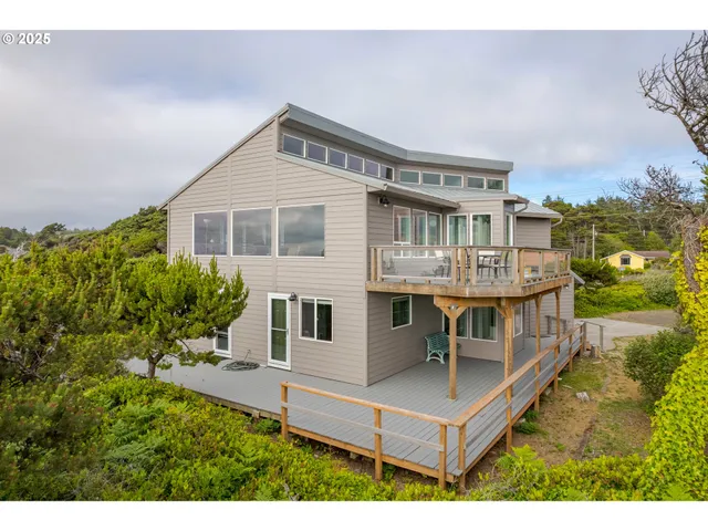 $1,450,000 | 10350 Northwest Pacific Coast Highway, Seal Rock, OR 97376