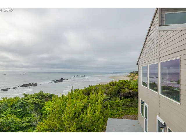 $1,450,000 | 10350 Northwest Pacific Coast Highway, Seal Rock, OR 97376