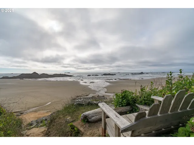 $1,450,000 | 10350 Northwest Pacific Coast Highway, Seal Rock, OR 97376