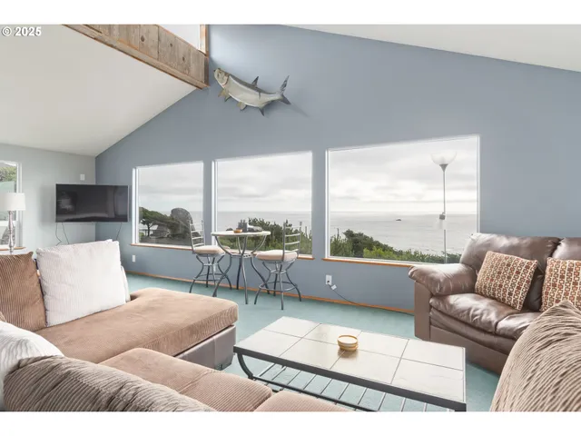 $1,450,000 | 10350 Northwest Pacific Coast Highway, Seal Rock, OR 97376