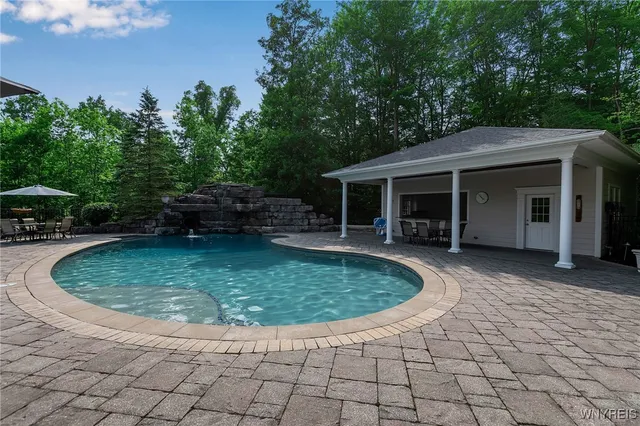 $1,999,999 | 35 Redbrick Road, Orchard Park, NY 14127