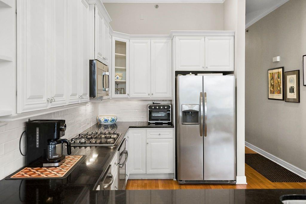 10531 Mission Road, Unit 301 Leawood, KS 66206 - Photo 12 of 29