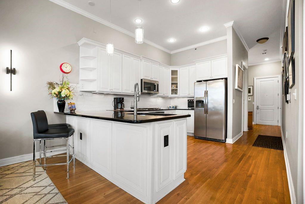 10531 Mission Road, Unit 301 Leawood, KS 66206 - Photo 14 of 29