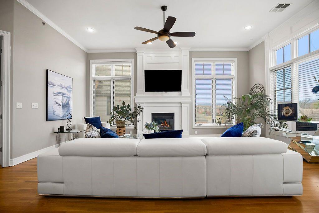 10531 Mission Road, Unit 301 Leawood, KS 66206 - Photo 2 of 29