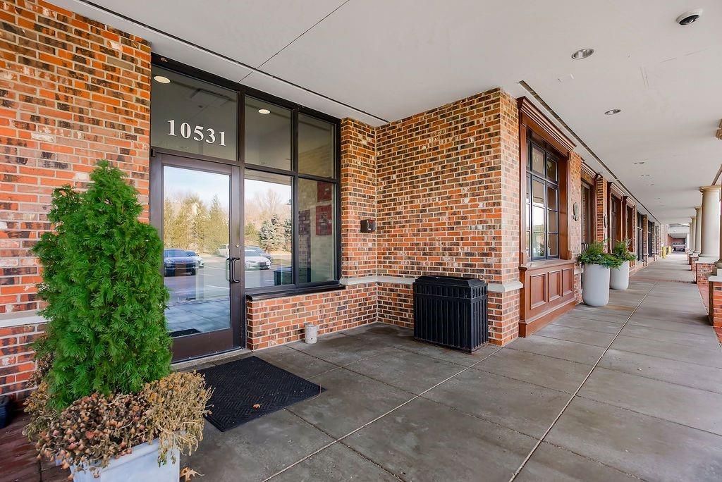 10531 Mission Road, Unit 301 Leawood, KS 66206 - Photo 26 of 29