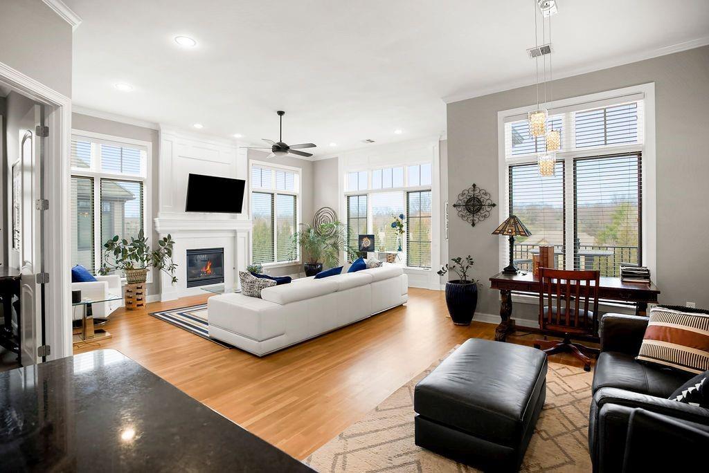 10531 Mission Road, Unit 301 Leawood, KS 66206 - Photo 7 of 29