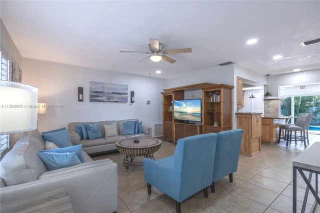 $10,000 | 1690 Northeast 25th Avenue, Pompano Beach, FL 33062