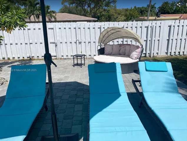 $10,000 | 1690 Northeast 25th Avenue, Pompano Beach, FL 33062