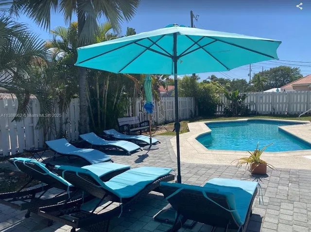 $10,000 | 1690 Northeast 25th Avenue, Pompano Beach, FL 33062