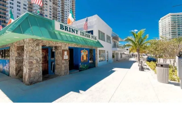 $10,000 | 1690 Northeast 25th Avenue, Pompano Beach, FL 33062