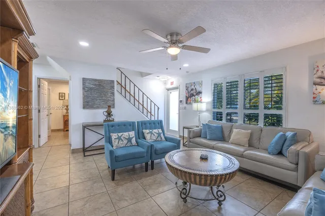 $10,000 | 1690 Northeast 25th Avenue, Pompano Beach, FL 33062