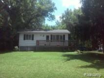Front of home, pic taken from the road 