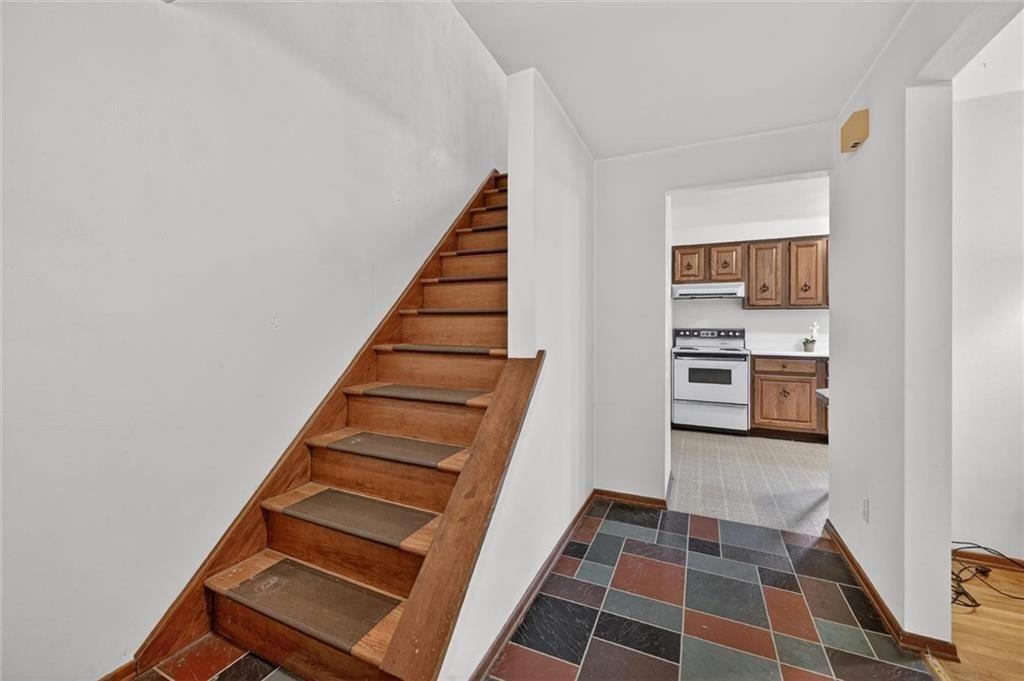 2975 Leechburg Road Pittsburgh, PA 15239 - Photo 3 of 19