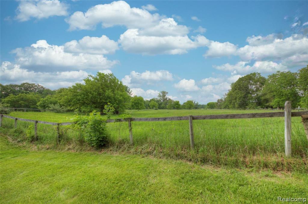 8164 Rattalee Lake Road Clarkston, MI 48348 - Photo 88 of 96
