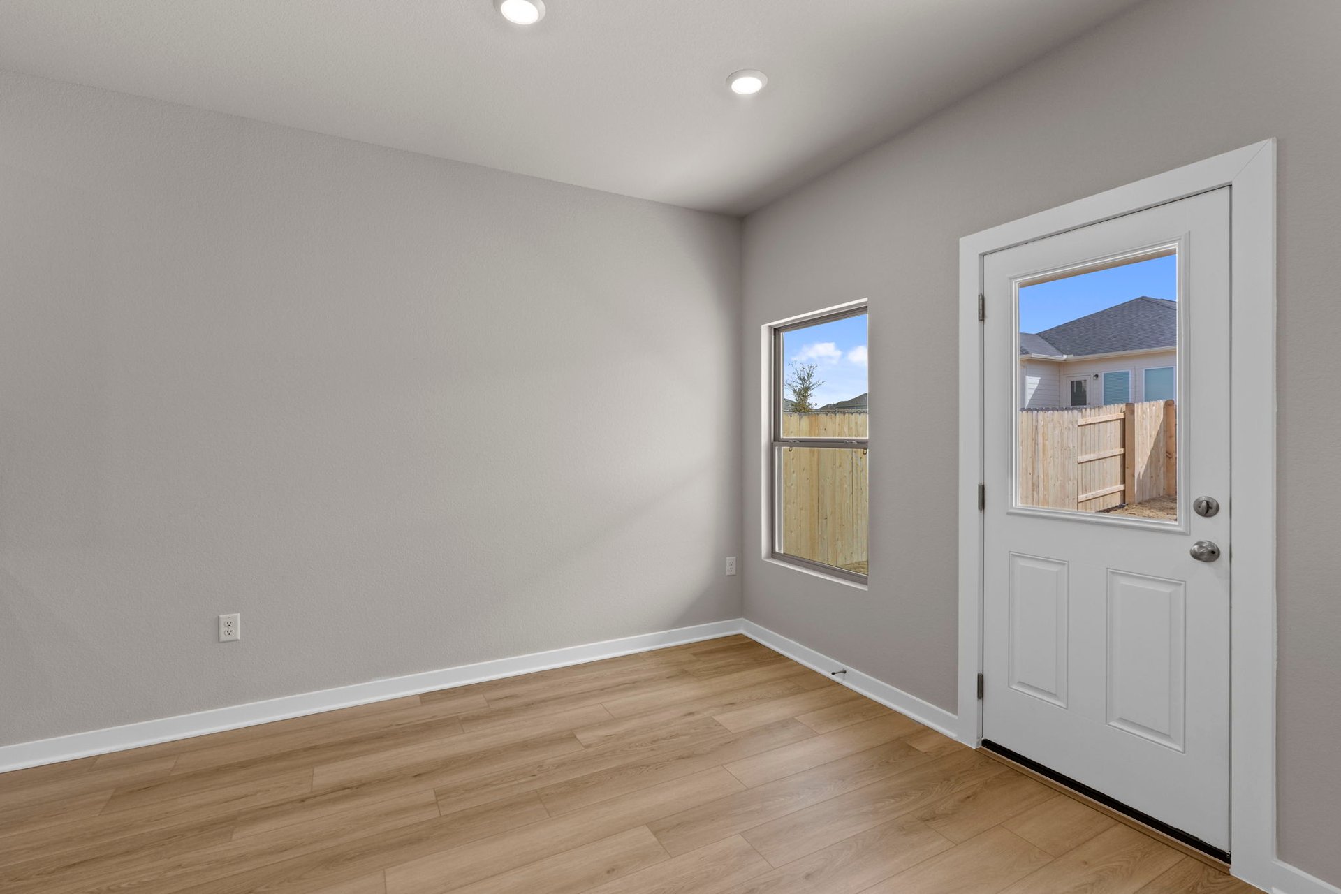 13621 Gray Landing Drive Elgin, TX 78621 - Photo 13 of 36 an empty room with windows and closet