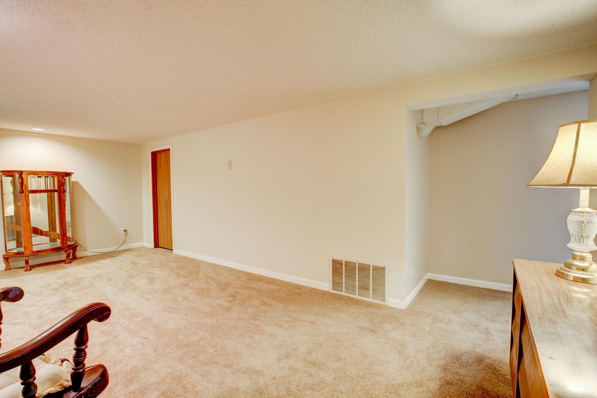 1681 Hillview Road Shoreview, MN 55126 - Photo 17 of 21 Gallery Image 17