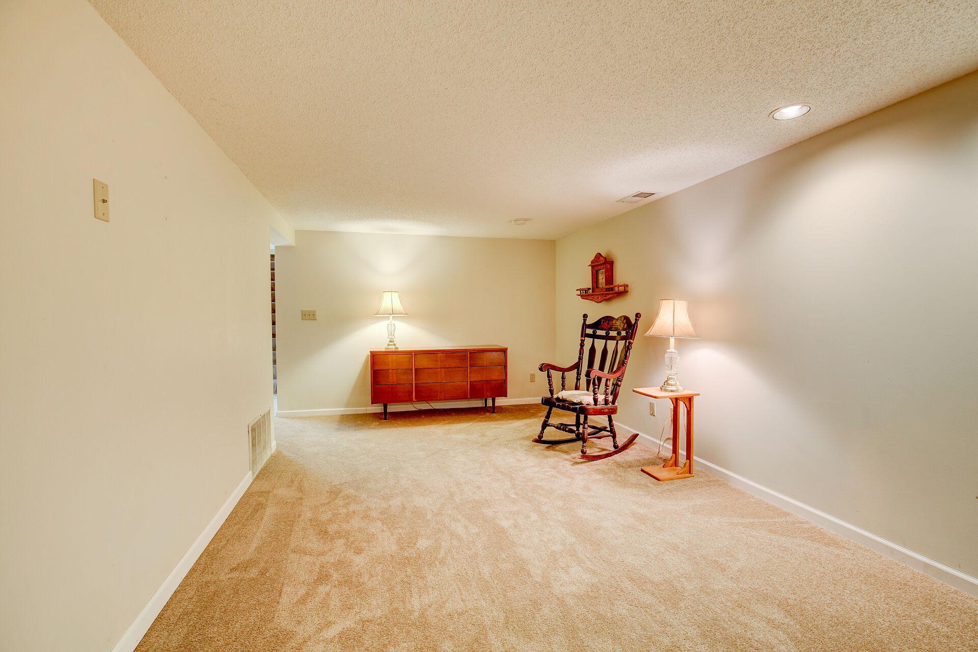 1681 Hillview Road Shoreview, MN 55126 - Photo 18 of 21 Gallery Image 18
