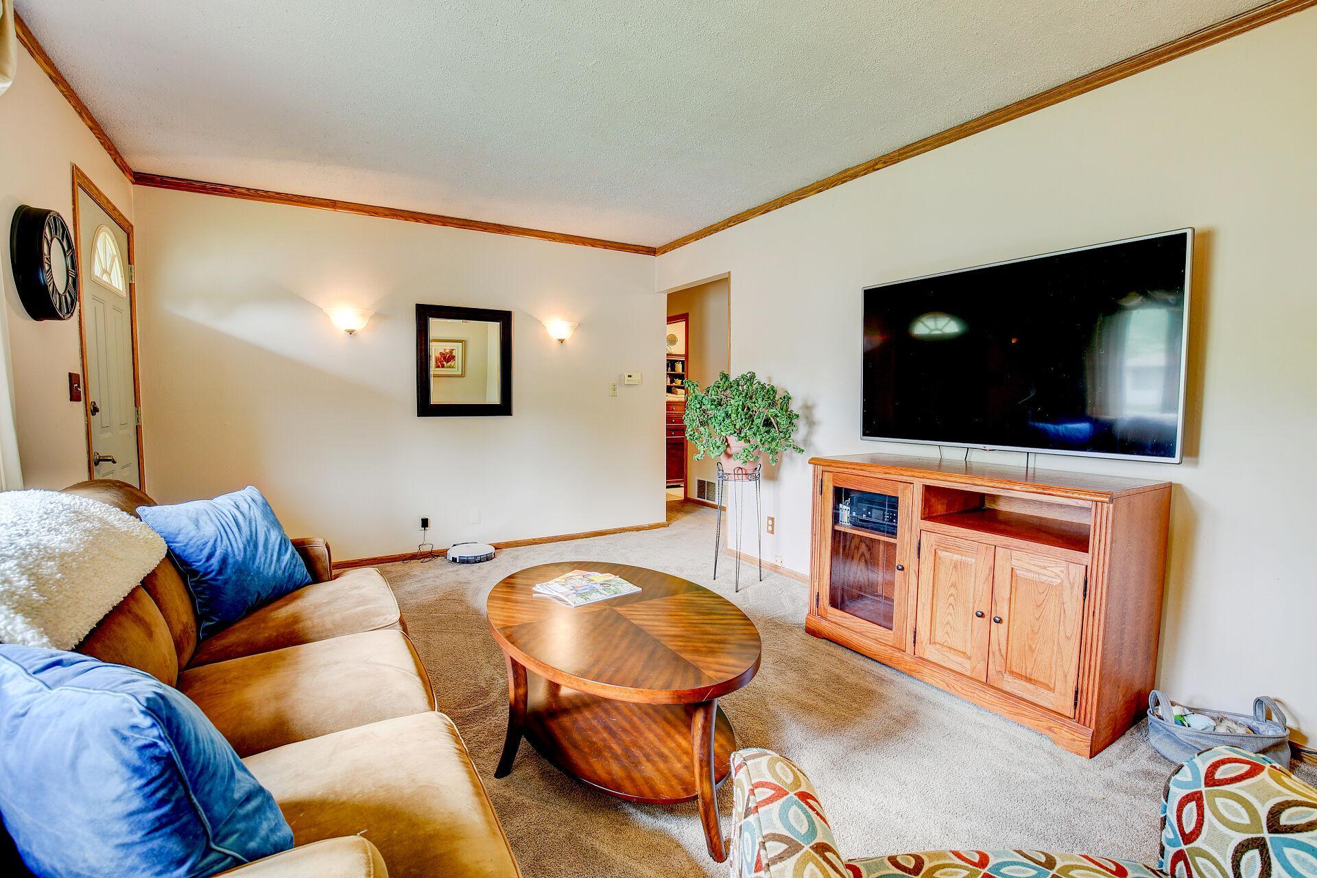 1681 Hillview Road Shoreview, MN 55126 - Photo 7 of 21 Gallery Image 7