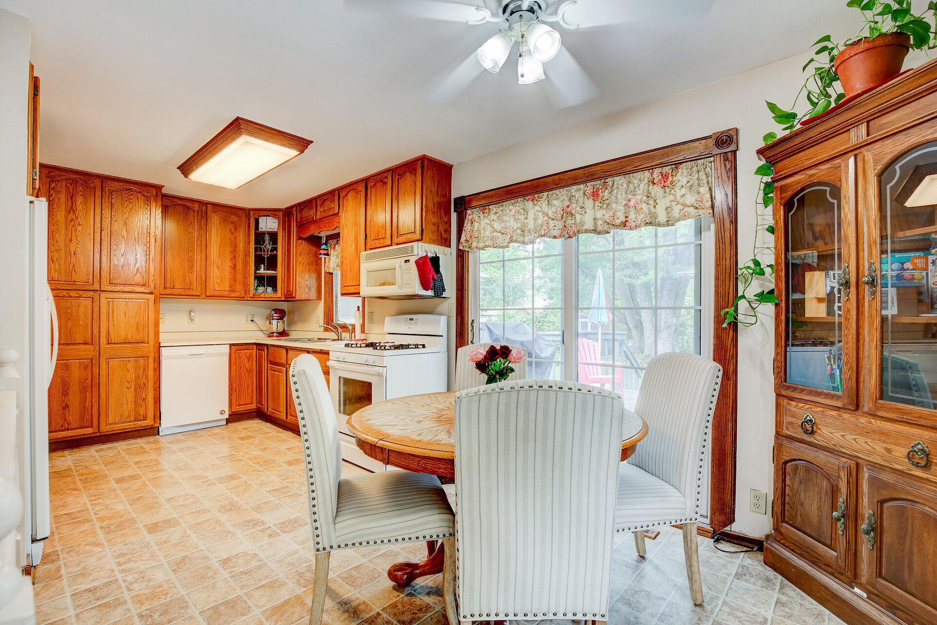 1681 Hillview Road Shoreview, MN 55126 - Photo 8 of 21 Gallery Image 8