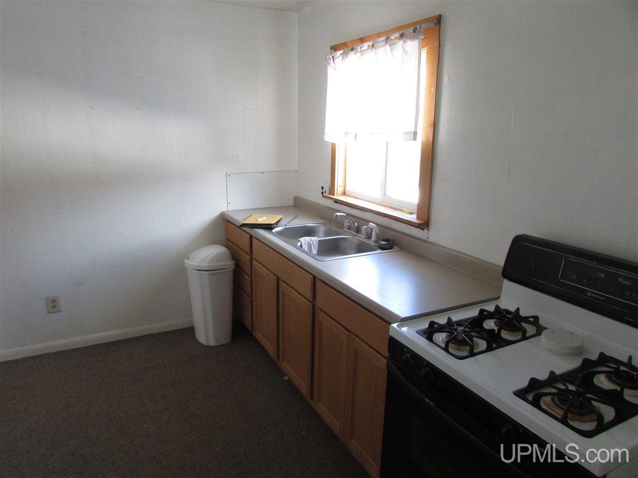 121 7th Street L'Anse, MI 49946 - Photo 4 of 12