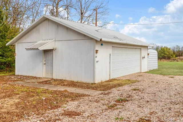 $389,900 | 374 County Road, Paris, TX 75462