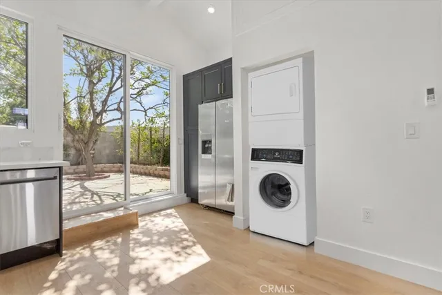 $2,195 | 8360 Vanalden Avenue, Northridge, CA 91324