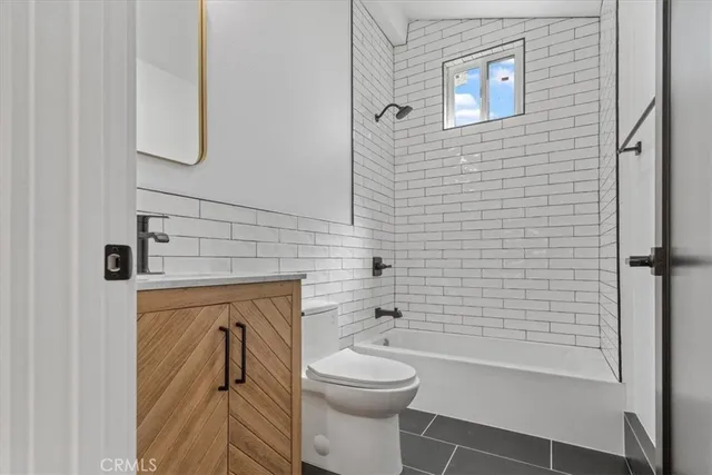 $2,195 | 8360 Vanalden Avenue, Northridge, CA 91324