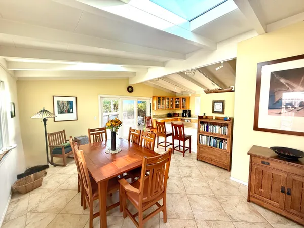 $5,500 | 318 Palisades Drive, Unit MAIN HOUSE), Santa Barbara, CA 93109