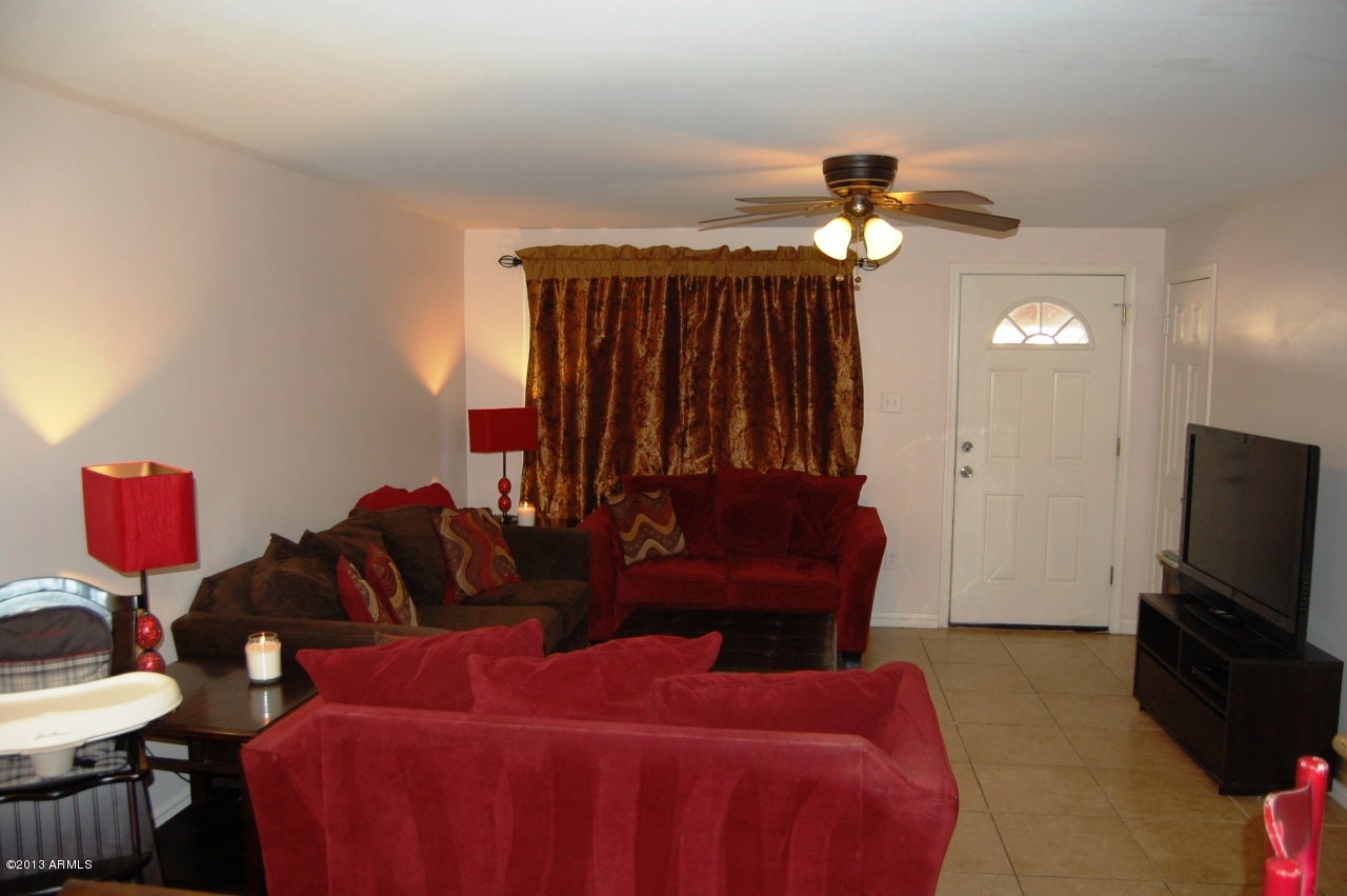 3507 East Hearn Road Phoenix, AZ 85032 - Photo 10 of 15 Family Room