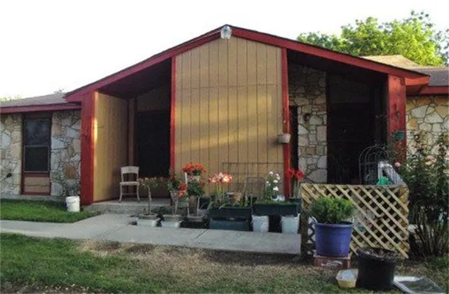 $729 | 3100 Ave Q, Hondo, TX 78861