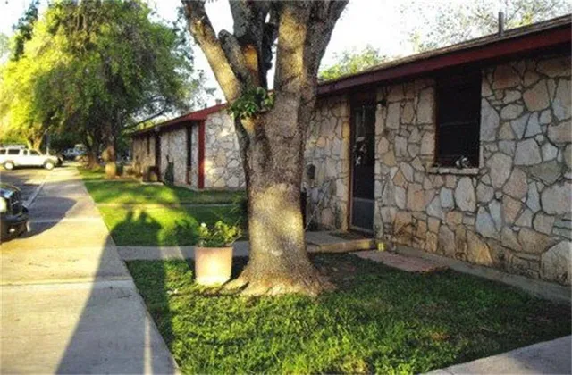 $729 | 3100 Ave Q, Hondo, TX 78861
