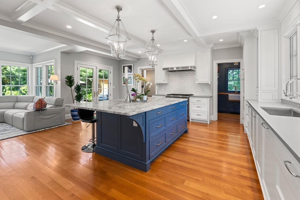 10 Burnham Road Newton, MA 02465 - Photo 5 of 29