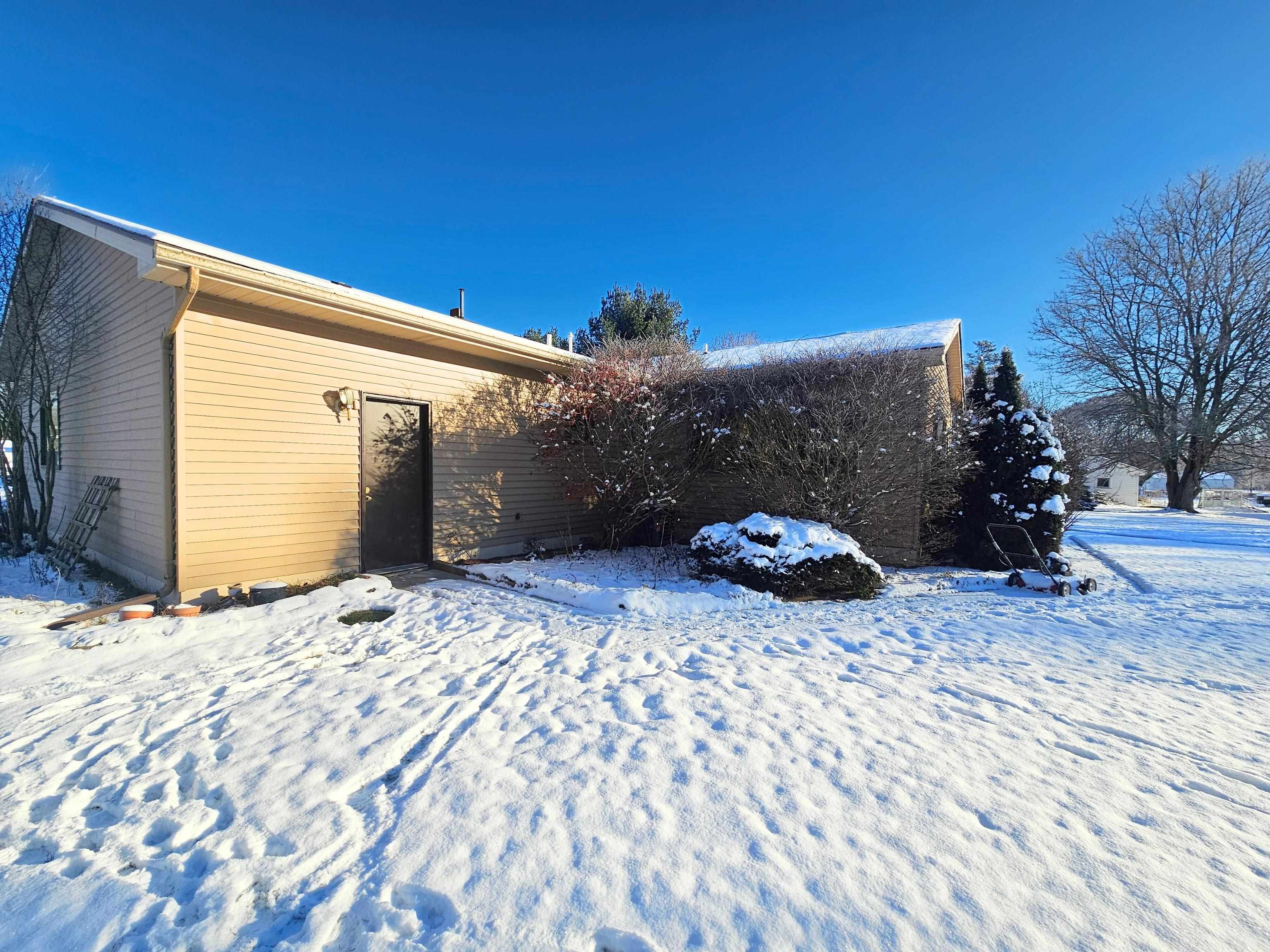 7273 Coldwater Road Flushing, MI 48433 - Photo 42 of 46 50163483-0b0468dd-94fb-4015-b151-a3acf9b643e8.JPG