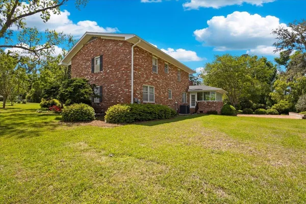 $459,000 | 324 Northeast Fraleigh Drive, Madison, FL 32340