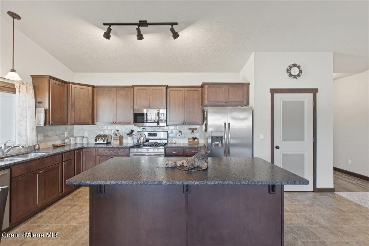 2903 North Madeira Loop Post Falls, ID 83854 - Photo 13 of 49 13-Kitchen