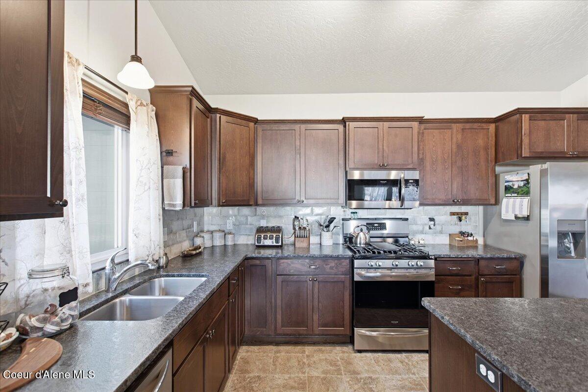 2903 North Madeira Loop Post Falls, ID 83854 - Photo 14 of 49 14-Kitchen
