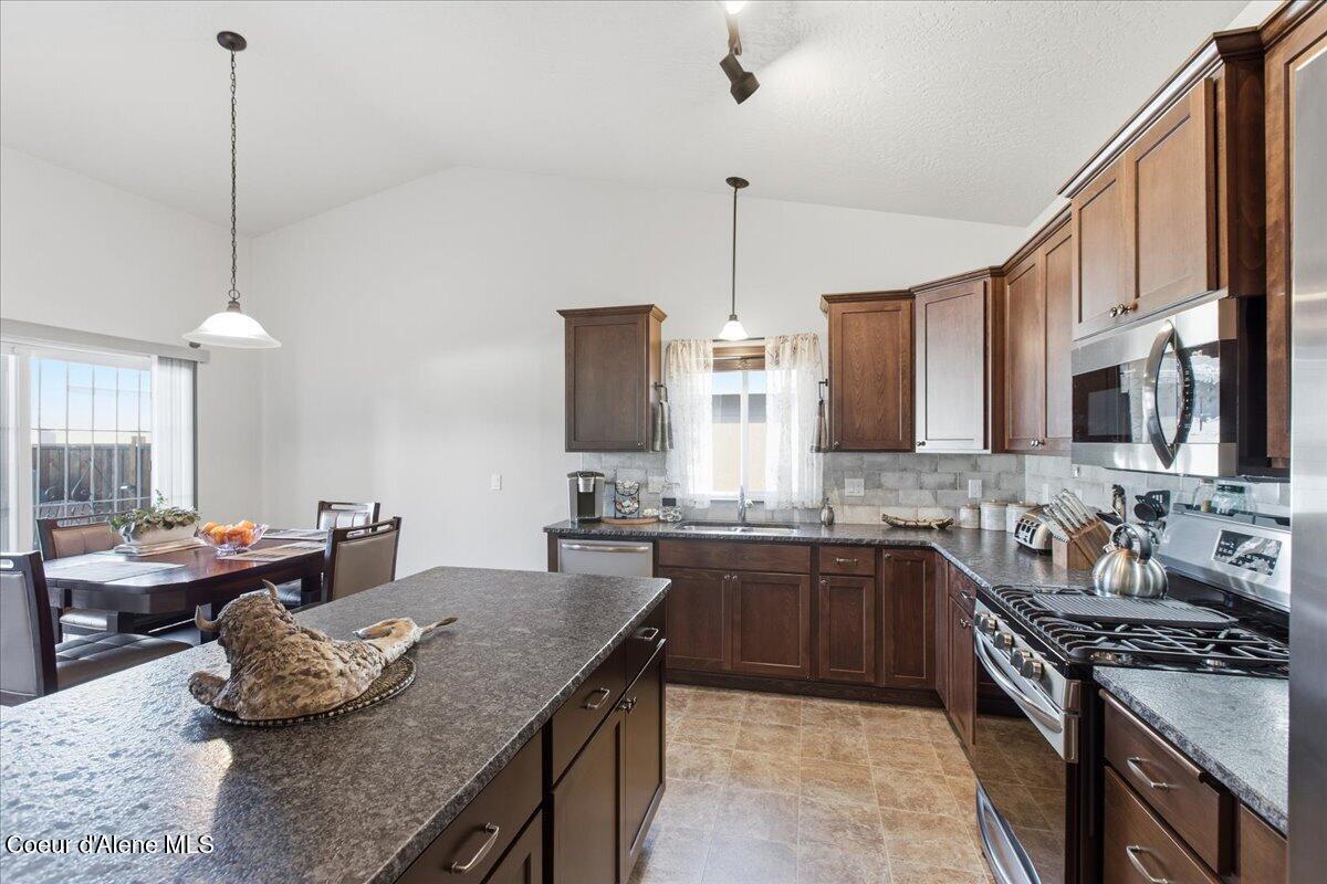 2903 North Madeira Loop Post Falls, ID 83854 - Photo 18 of 49 18-Kitchen