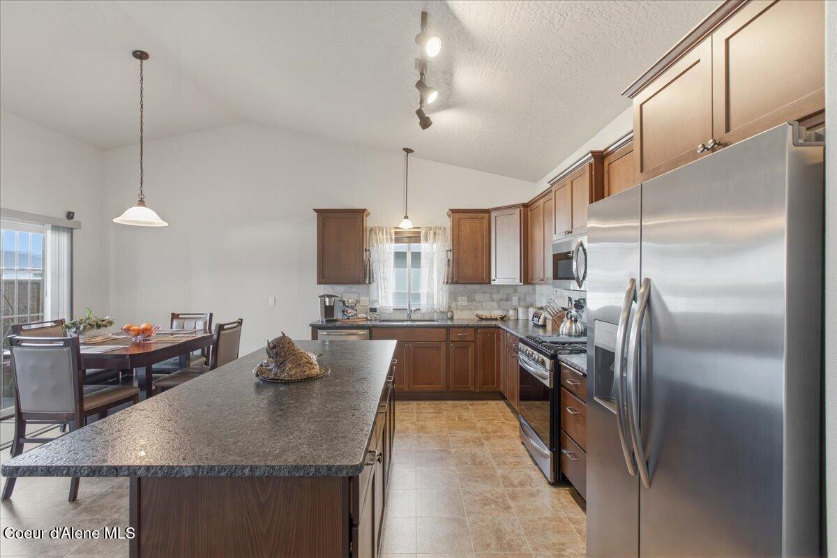 2903 North Madeira Loop Post Falls, ID 83854 - Photo 19 of 49 19-Kitchen