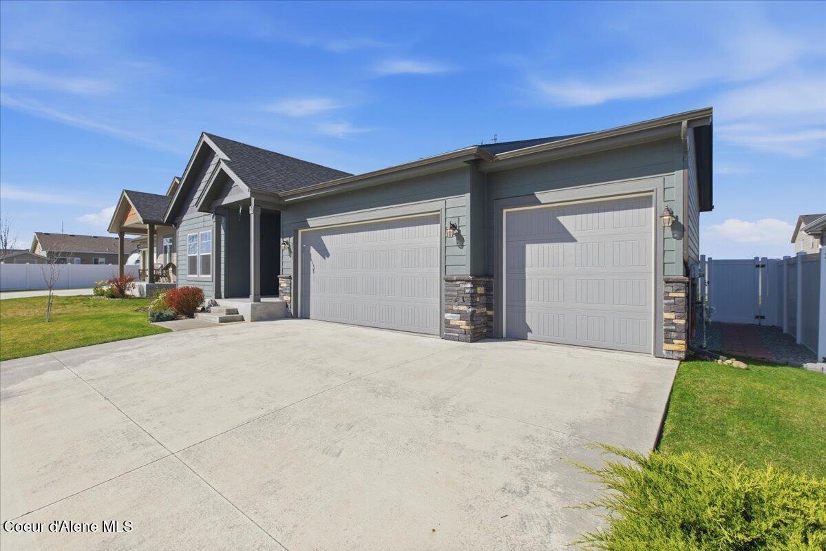 2903 North Madeira Loop Post Falls, ID 83854 - Photo 3 of 49 03-Front of Home