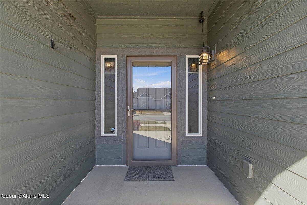 2903 North Madeira Loop Post Falls, ID 83854 - Photo 4 of 49 04-Front Entrance