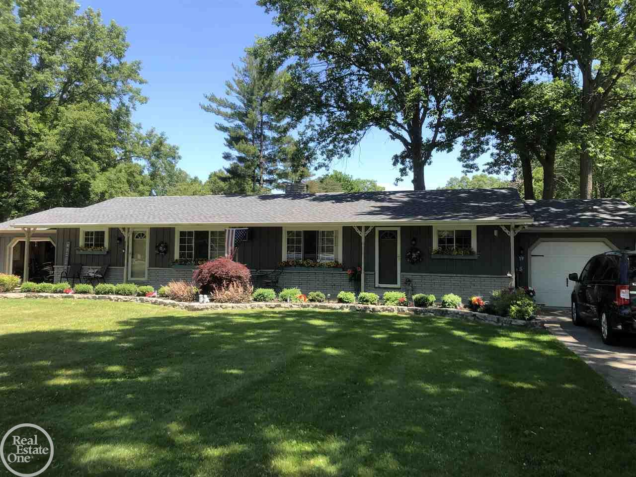 2376 Michigan Road Port Huron, MI 48060 - Photo 1 of 17 50045773.JPG