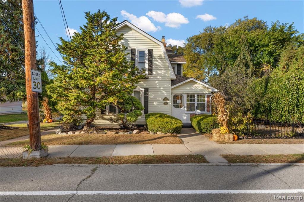 5815 Chicago Road Warren, MI 48092 - Photo 2 of 47