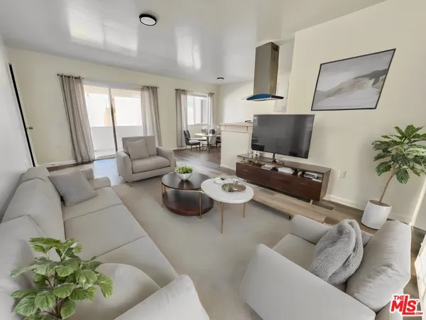 $2,600 | 1426 South Orange Grove Avenue, Unit 9, Los Angeles, CA 90019